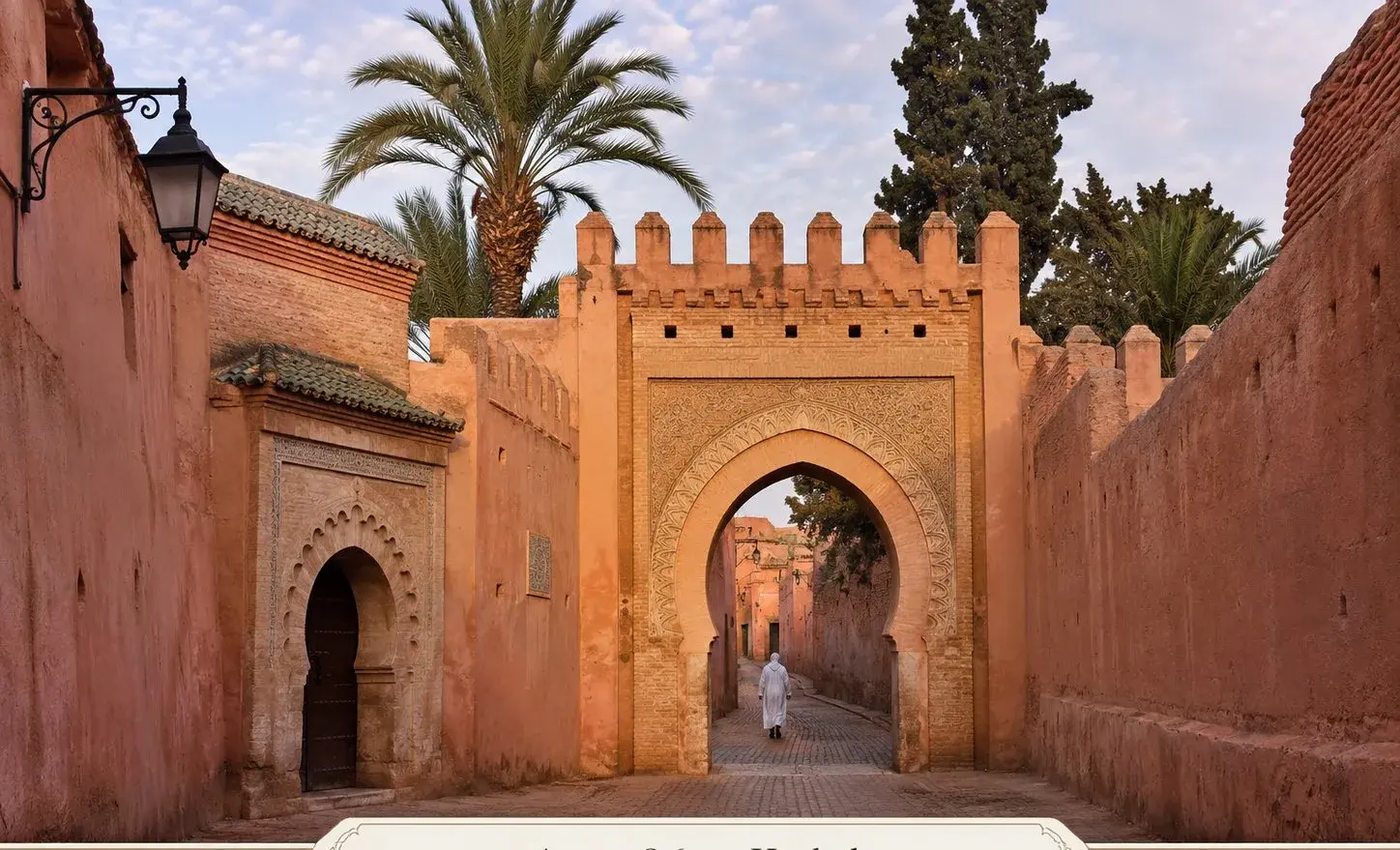 Porte historique de la kasbah dans les remparts de Marrakech